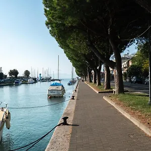 https://sweet-home-lungolago-garibaldi.hotelinveneto.com